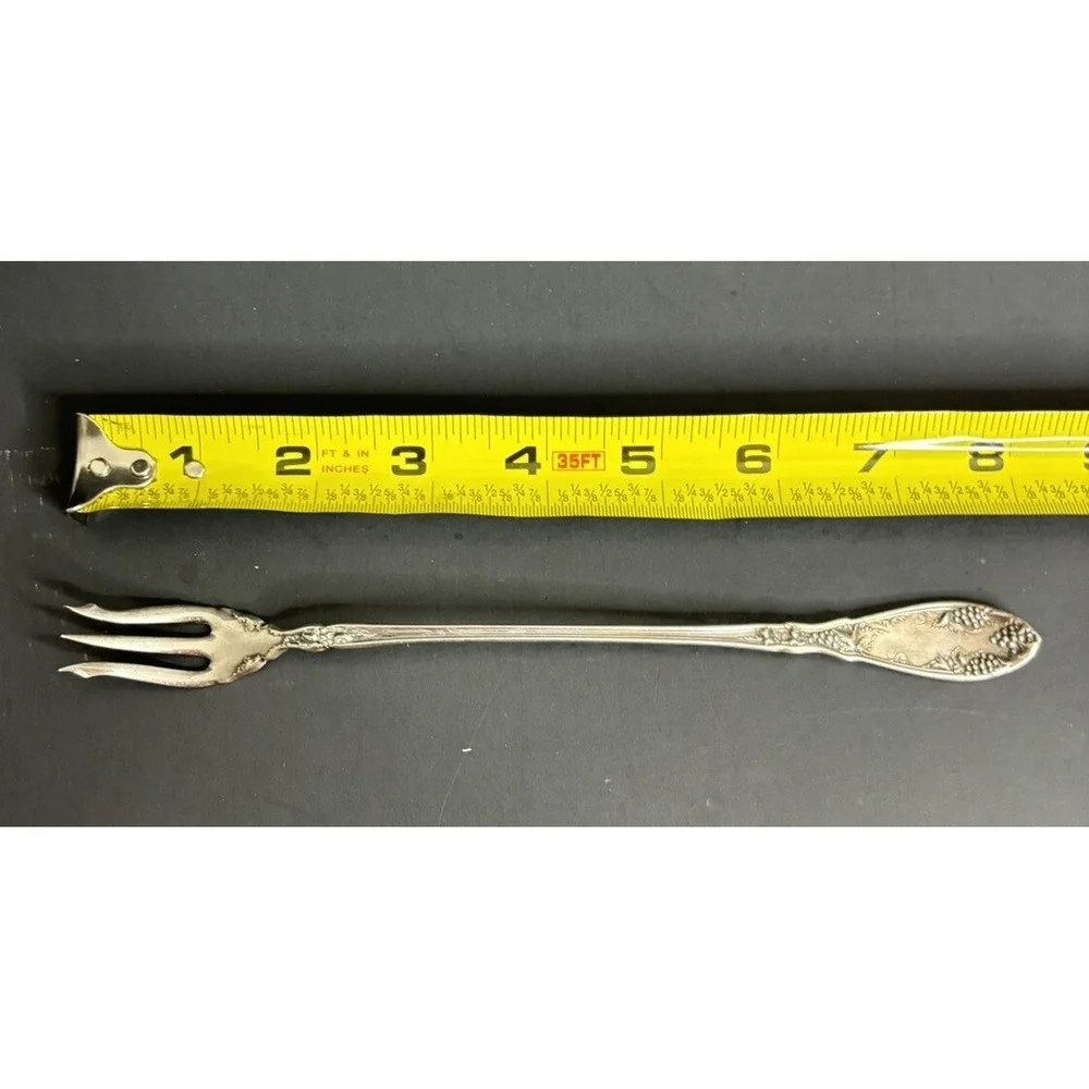 Wm  Rogers La Concorde Pickle Olive Fork 8 1/4
